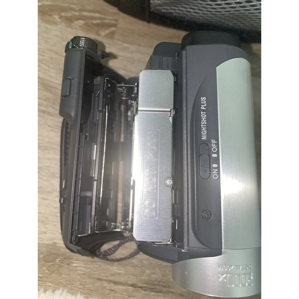 Sony Handycam DCR-HC38 MiniDV Digital Video Camera Recorder